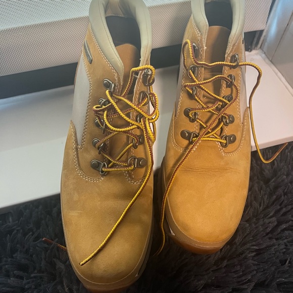 Timberland Women’s Outdoor Boots - Picture 3 of 6